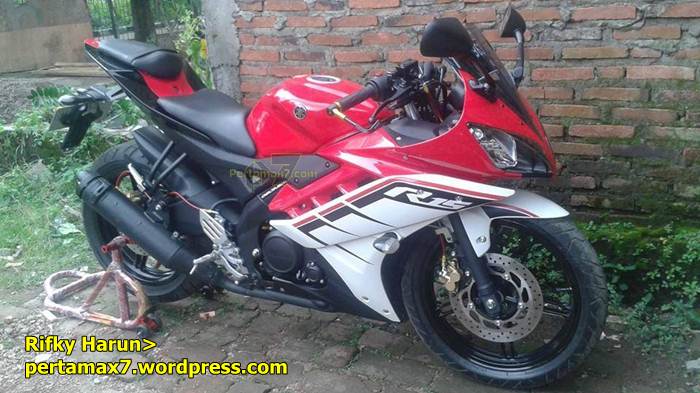 Modifikasi Yamaha R15 Lama. Modifikasi Yamaha R15 lawas dengan Striping Facelift 2015