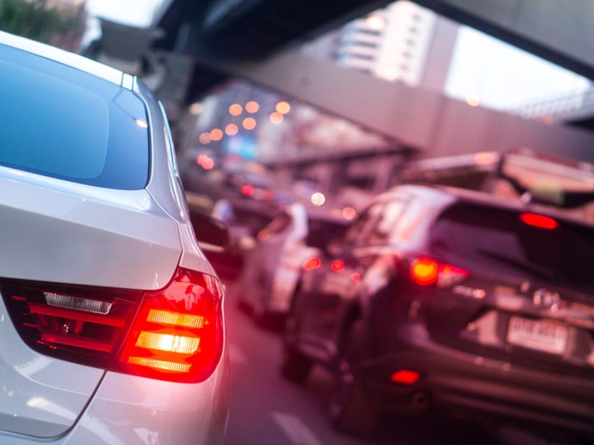 Lampu Rem Belakang. Lampu Rem Belakang Mobil Nyala Terus, Ini yang Perlu Anda