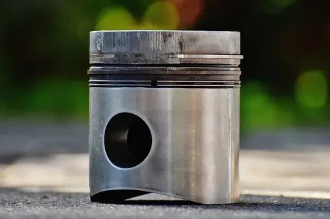 Harga Piston Motor Matic. Ini 4 Ciri-ciri Piston Motor Rusak atau Aus yang Harus Diperhatikan