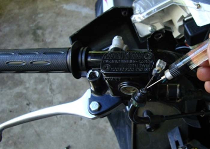 Mio Tarikan Berat. Penyebab Tarikan Gas Motor Terasa Berat, Yuk! Cek Komponen Ini