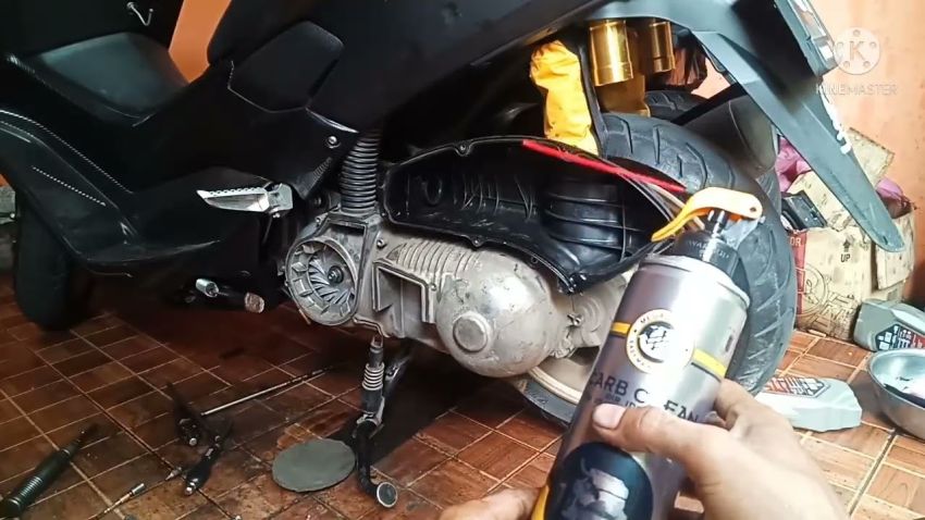 Cara Menghidupkan Motor Injeksi Yang Mati. Cara Menghidupkan Motor Injeksi Kehabisan Bensin