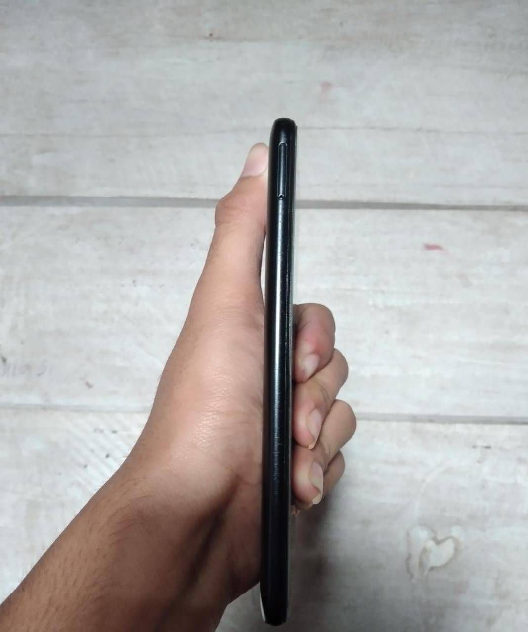 Penyebab Hp Melengkung. Body hp melengkung, tidak simetris