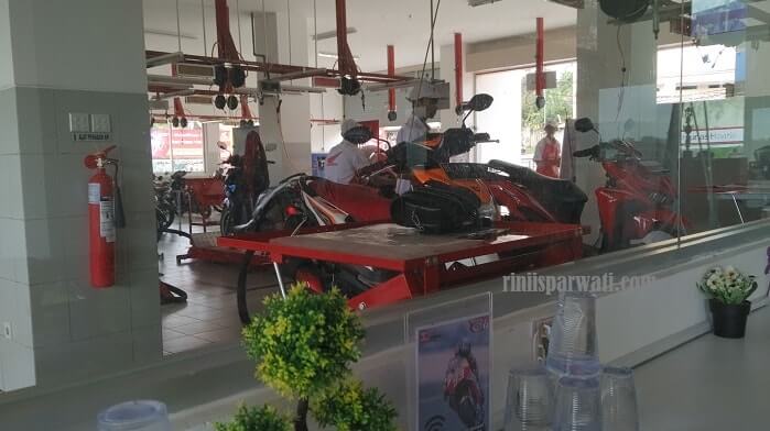 Cara Membeli Motor Cash Di Dealer. Mau Beli Motor Cash Tanpa Riba? Ini Cara, Syarat, Dan