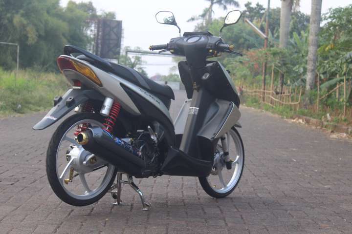Vario Techno Modif Ring 17. Modifikasi Honda Vario 110, Pelek 17 Dan Bodi Vietnam