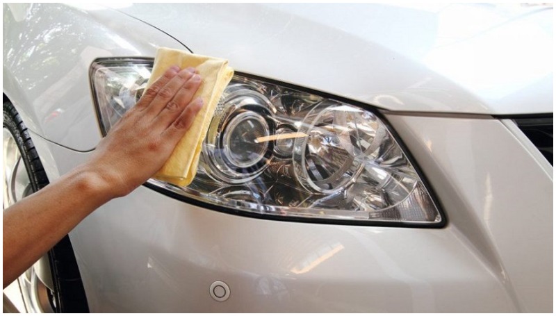 Cara Membersihkan Reflektor Lampu Mobil. Tips Cara Membersihkan Reflektor Lampu Mobil Agar Kinclong