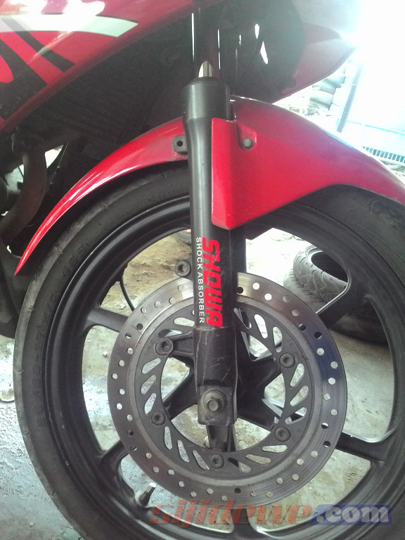 Ukuran Oli Shock Depan Honda Cb 150 R. Kuras Oli Shock Absorber Old Honda CBR150R, Berikut Volume Oli