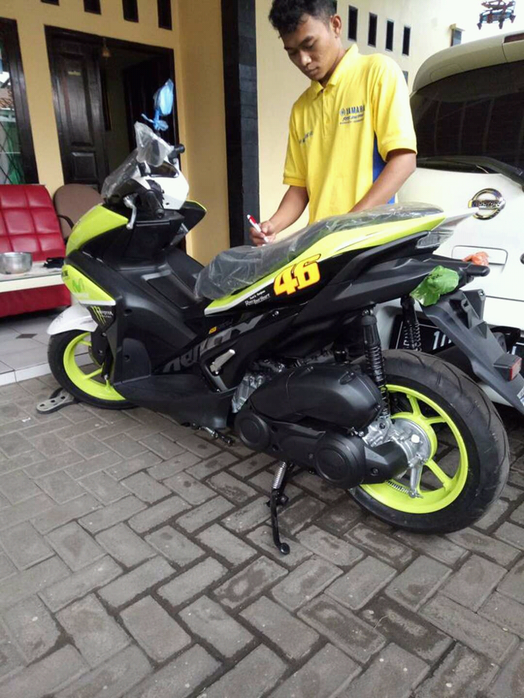 Warna Velg Yang Cocok Untuk Motor Putih Hitam. Warna Velg Yang Cocok Untuk Motor Putih Hitam