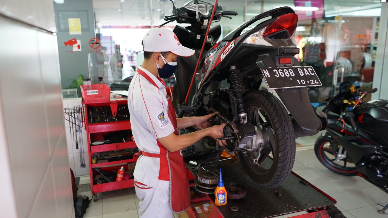 Apakah Motor Matic Ada Rantainya. Punya Motor Matic, Ini Ciri – Ciri V-Belt yang Harus Diganti