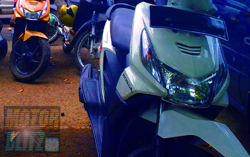 Perbedaan Shock Depan Beat Karbu Dan Fi. Honda Beat serupa tapi tak sama.