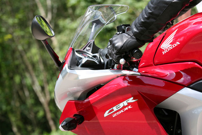 Cbr 250 Cbu Thailand. Spesifikasi Honda CBR 250R CBU Thailand (2011-2013)