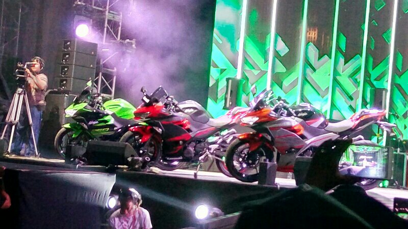 All New Ninja 250 2017. KMI resmi Rilis New Kawasaki Ninja 250 Mulai 61,9 juta rupiah