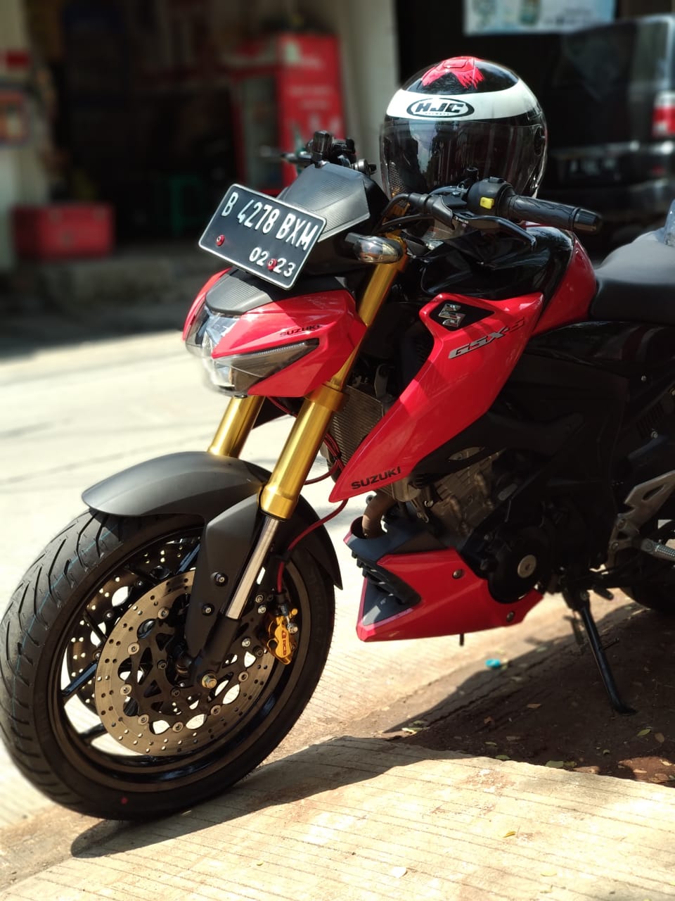 Upside Down Gsx R150. Suzuki GSX-S150 kekar dengan suspensi Up Side Down