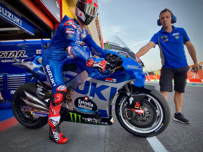 Velg Warna Putih. Alasan MotoGP Pakai velg Warna Cerah . . sebuah kajian ringan