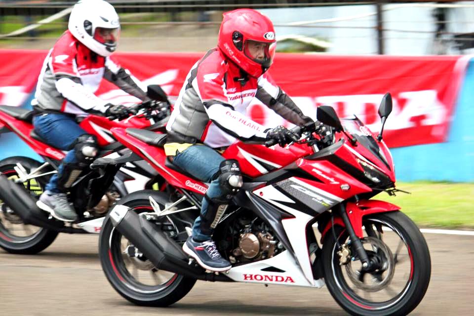 Cara Merawat Cb150r. 10 Tips dan Cara Merawat Honda CBR 150R
