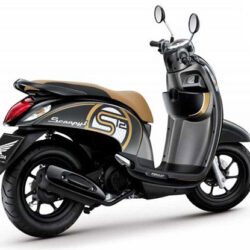 Perbedaan Scoopy Prestige Dan Fashion. 10 Perbedaan Scoopy Sporty dan Stylish 2022 : Harga, Warna & Fitur