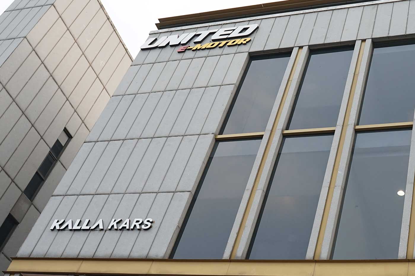 Buka Dealer Motor. Kalla Kars Buka Jaringan Dealer United E-Motor di Banten