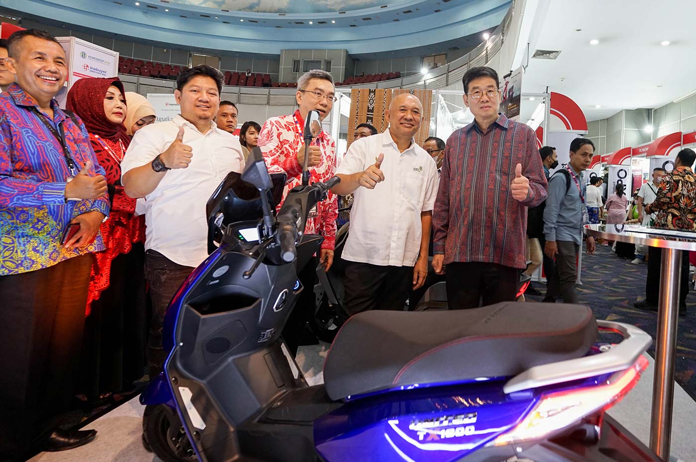 Buka Dealer Motor. Penjualan Naik 50%, United E-Motor Segera Buka Dealer Baru di