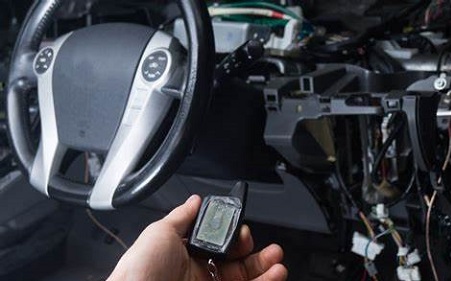 Cara Pasang Alarm Mobil Sendiri. Cara Pasang Alarm Mobil (2 Metode) : Alarm Universal dan Alarm