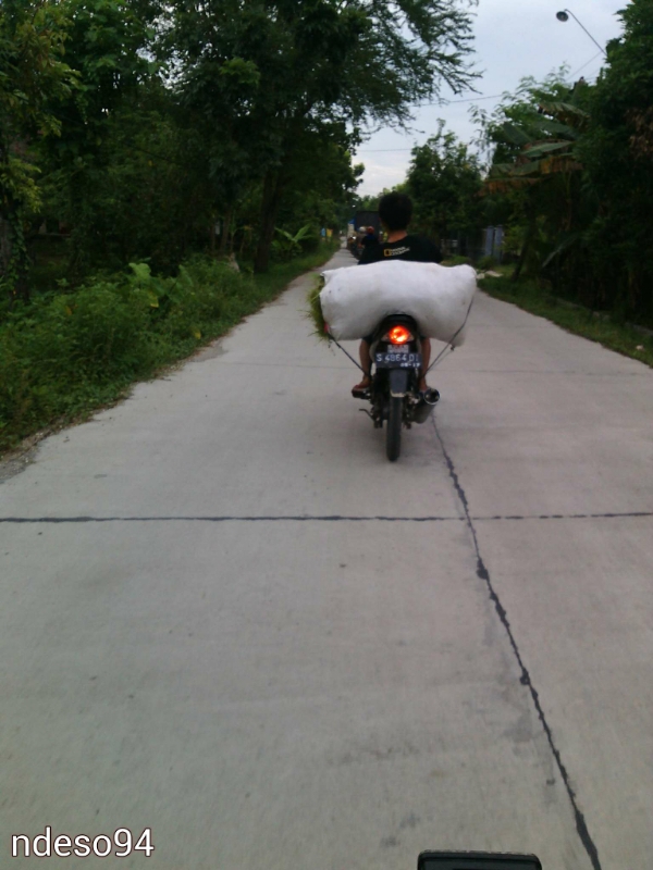 Pelek Hijau Stabilo. Satria FU Karbu velg ijo stabilo, keren juga