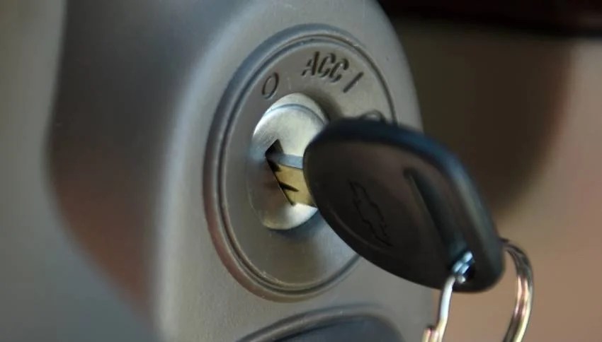 Cara Memperbaiki Rumah Kunci Motor Yang Rusak. Tips Cara Perbaiki Lubang Kunci yang Rusak