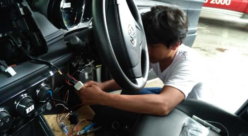 Gps Mobil Dipasang Dimana. Pemasangan GPS Tracker di Mobil Jangan Salah Tempat
