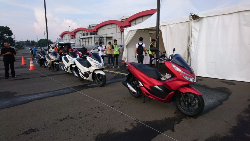 Letak Aki Motor Honda Pcx. Viral Petisi Masalah Honda PCX Lokal, Begini Cara Mengatasinya