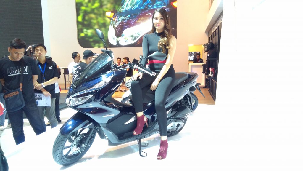 Aki Pcx Hybrid. Ini Batas Umur Baterai di Honda PCX Hybrid