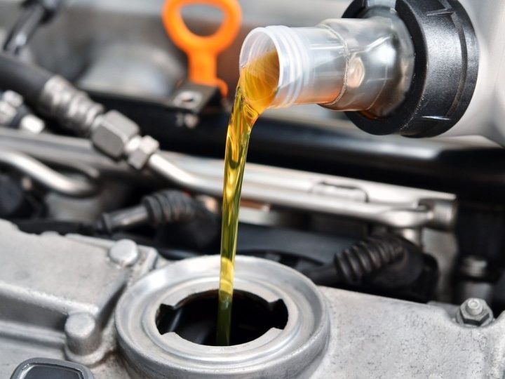 Cara Mengetahui Oli Motor Matic Harus Diganti. Inilah Cara Mengetahui Oli Motor Matic Harus Diganti!