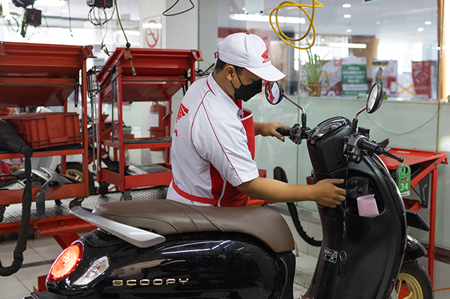 Oli Untuk Scoopy 2021. Berapa Sih Biaya Servis Berkala Honda Scoopy? Cek Disini