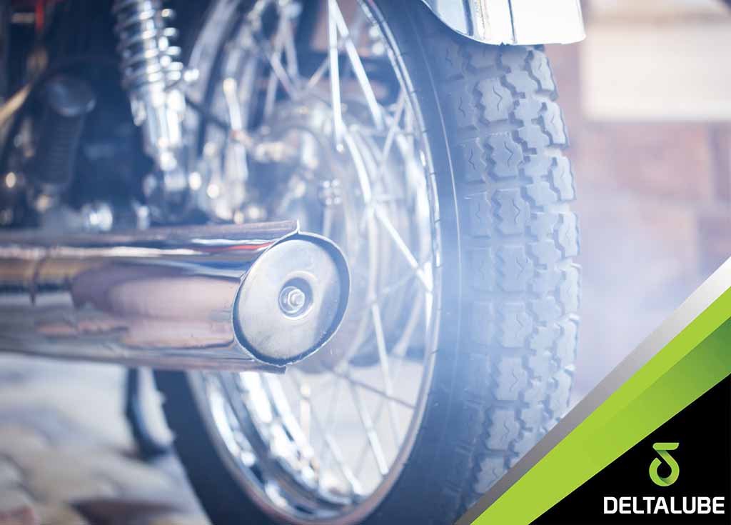 Pewangi Oli Samping. Oli Samping Motor Wangi, Dongkrak Performa Motor?