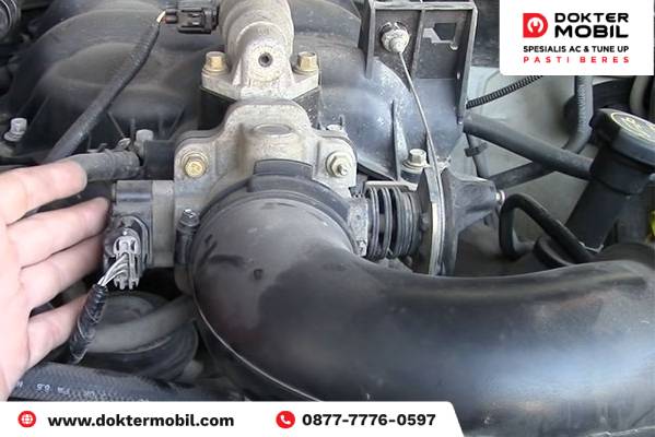 Pembersih Throttle Body. Membersihkan Throttle Body Mobil tanpa Bongkar