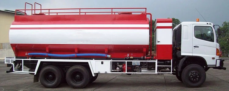 Bahan Kimia Pembersih Kerak Mesin. Bahan Kimia Pembersih Water Truck dan Oli yang Mengeras