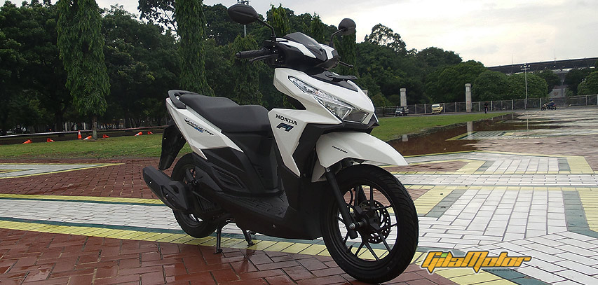 Letak Aki New Vario 150. Bongkar Aki dan Isi Air Radiator All New Honda Vario 150 & 125