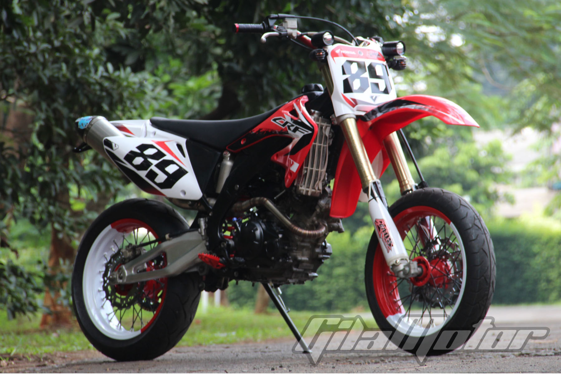 Modifikasi Honda Jupiter Mx. Modifikasi Yamaha Jupiter MX : Kawin Silang Dengan Honda CRF