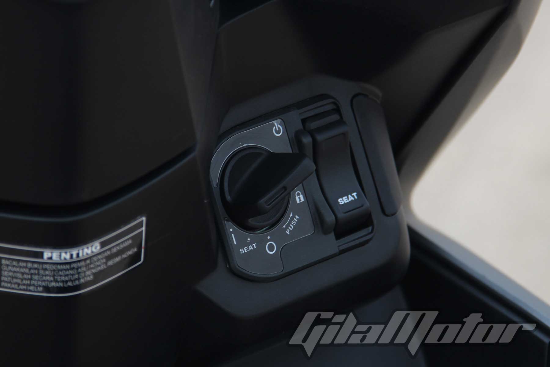 Cara Mengunci Motor Vario 150. Ini Cara Gunakan Keyless All New Honda Vario 150