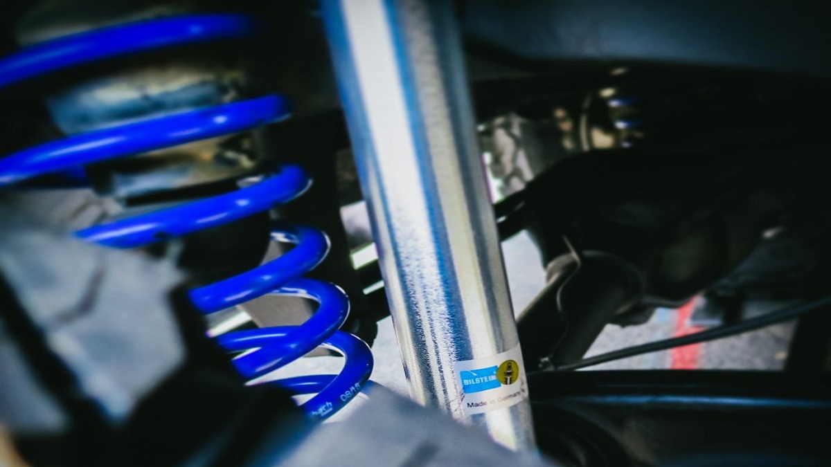 Posisi Per Shock Depan Honda Yang Benar. Efek Pasang Per Shock Depan Terbalik, Apakah Berbahaya? Simak