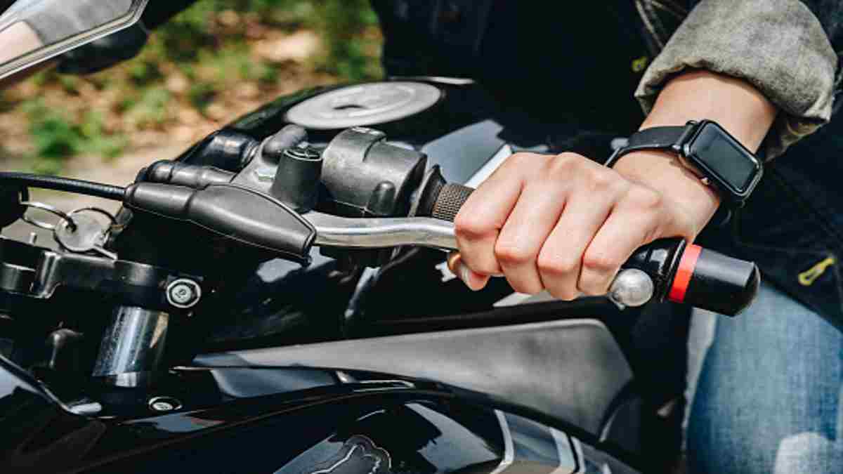 Efek Stut Kopling Aus. Fungsi Stut Kopling yang Bisa Pengguna Motor Ketahui