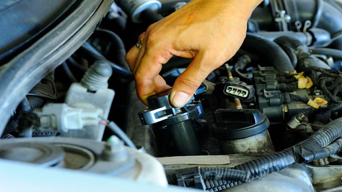 Koil Tidak Ada Percikan Api. Koil Mobil Keluar Percikan Api, 5 Penyebab dan Tips Mengatasinya