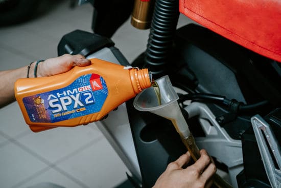 Cara Ganti Oli Motor Supra. Tips Mudah Ganti Oli Di Rumah