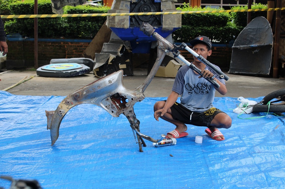 Cara Mengecat Rangka Motor. Workshop Painting, Ubah Tampilan Motor Semenarik Mungkin