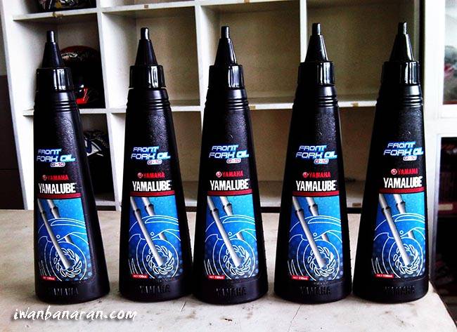 Substitusi Shock Belakang Byson. Butuh 7 botol oli ukuran 150cc untuk mengganti oli shock depan