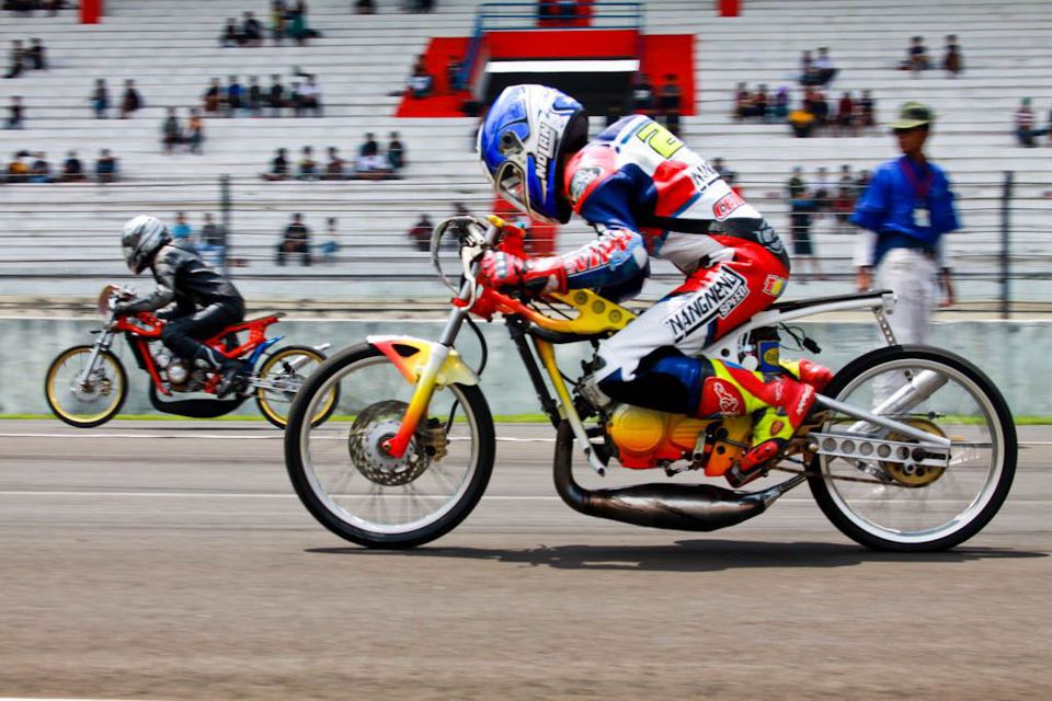 Cara Bikin Motor Drag. Cara Membuat Motor Drag Yang Cocok Untuk Balapan Liar dan