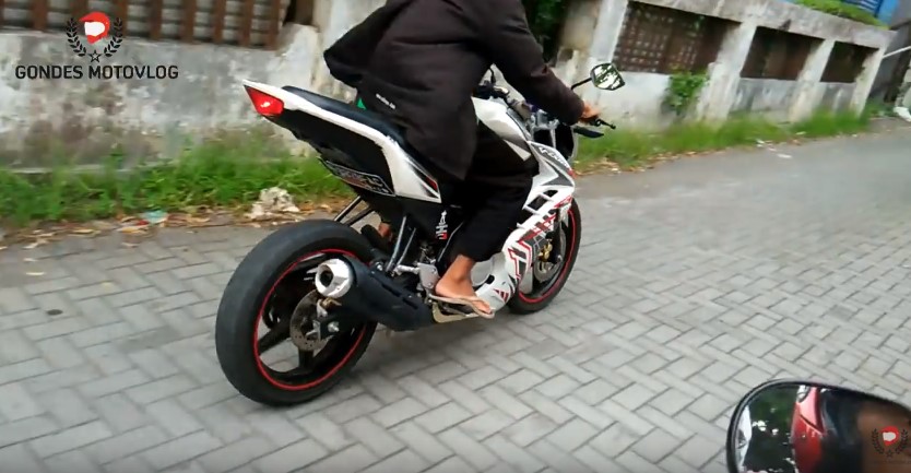 Vixion 1 Liter Berapa Km. Konsumsi BBM Lebih Irit Vixion Advance atau Vixion Lightning