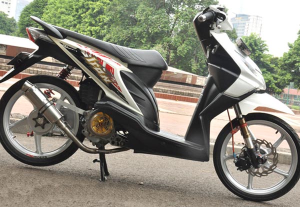 Pasang Velg Yamaha Di Honda. Velg Yamaha Nouvo Di Honda BeAT, Bisa Pakai 16 Inci