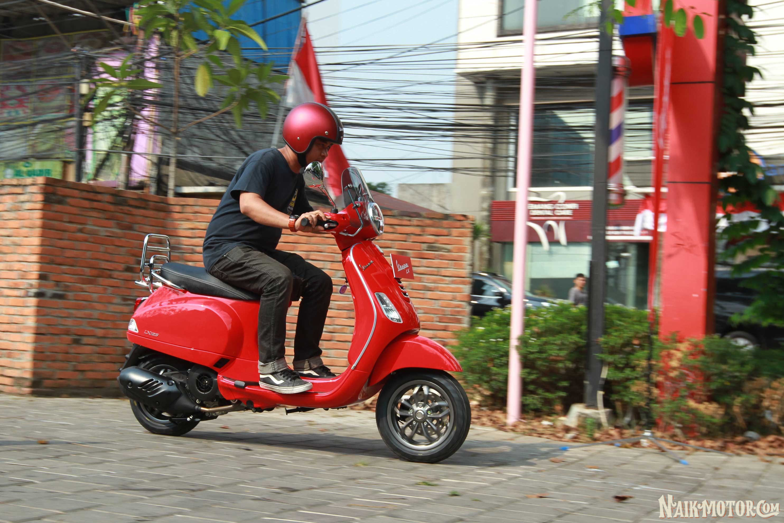 Velg Vespa Lx Ring 11. Selisih Rp 3 Jutaan, Ini Beda New Vespa LX 125 dengan Sebelumnya