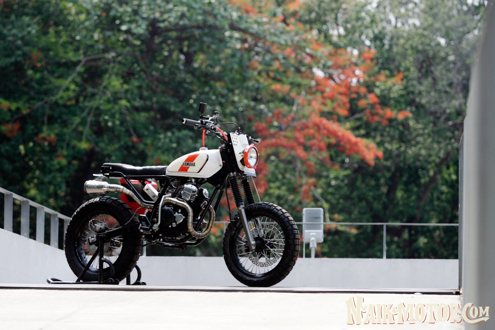 Cara Pasang Swing Arm Klx Di Scorpio. Yamasaki Scrambler, Berbasis Yamaha Pakai Komponen Kawasaki