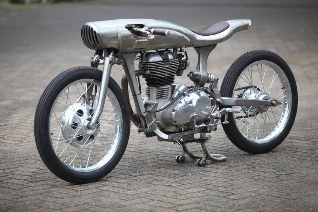 Biaya Membuat Cafe Racer. Pesona Royal Enfield Cafe Racer Kromworks, Paduan Klasik