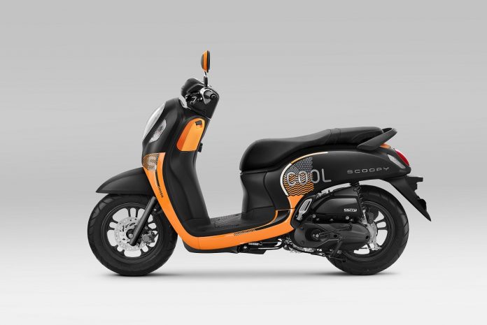 Scoopy Prestige Warna Hitam. Warna Baru Honda Scoopy Hadir, Punya Striping Anyar