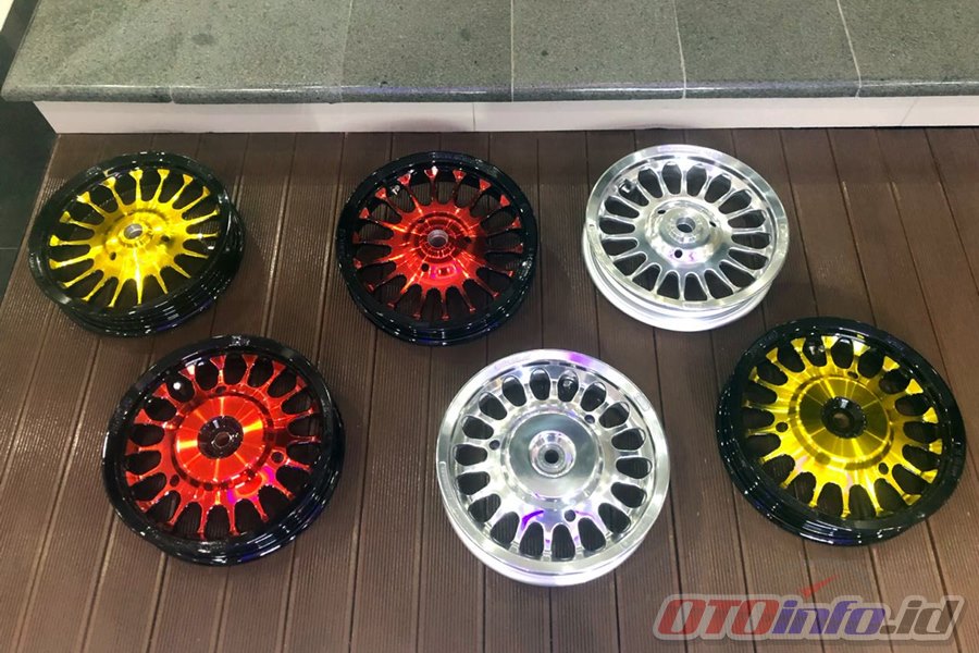 Scoopy Pakai Velg Genio. Velg VND Roulette Ring 12 Andalan Modifikasi Scoopy dan Genio