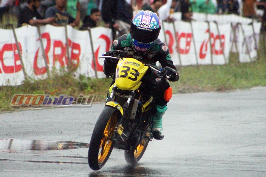 Satria Fu Injeksi Road Race. Tugu Muda Road Race 2022 (Seri 2): Wow! Racer Wanita Sari